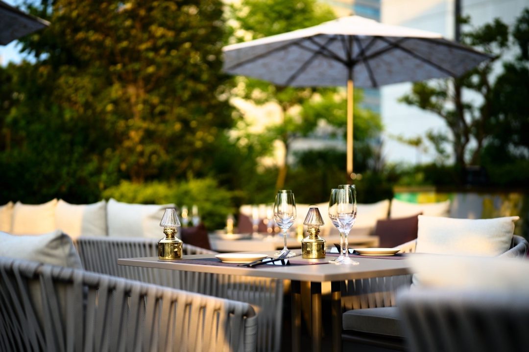 STELLAR WORKS Restaurant & Bar 2/6